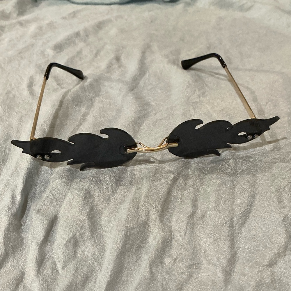 Black Flame Sunglasses perfect for rave - Picture 1 of 5